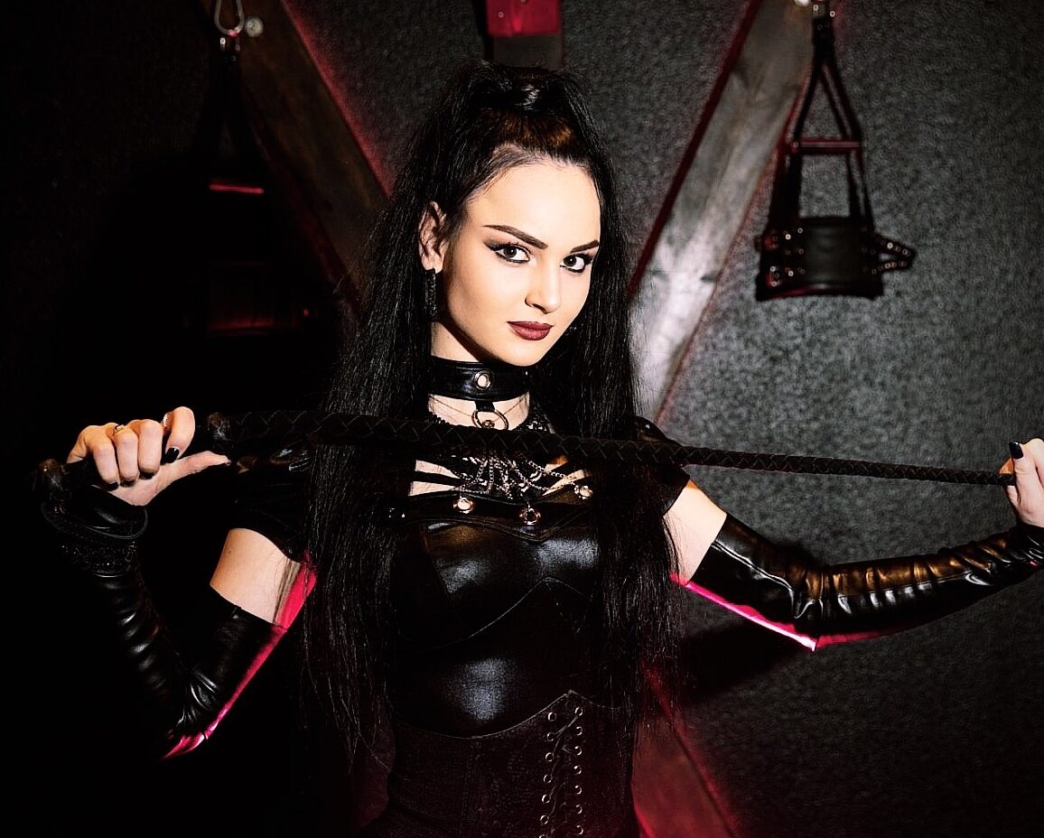 domina-berlin-–-madame-anabelle